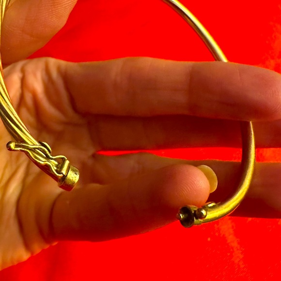 WOW POSHMARK - Authentic 10K Gold Italian Bangle Bracelet - Picture 16 of 16
